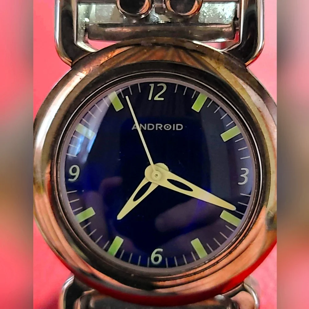 Blue Android watch - Picture 1 of 3